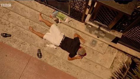 crime versace series|andrew cunanan death scene.